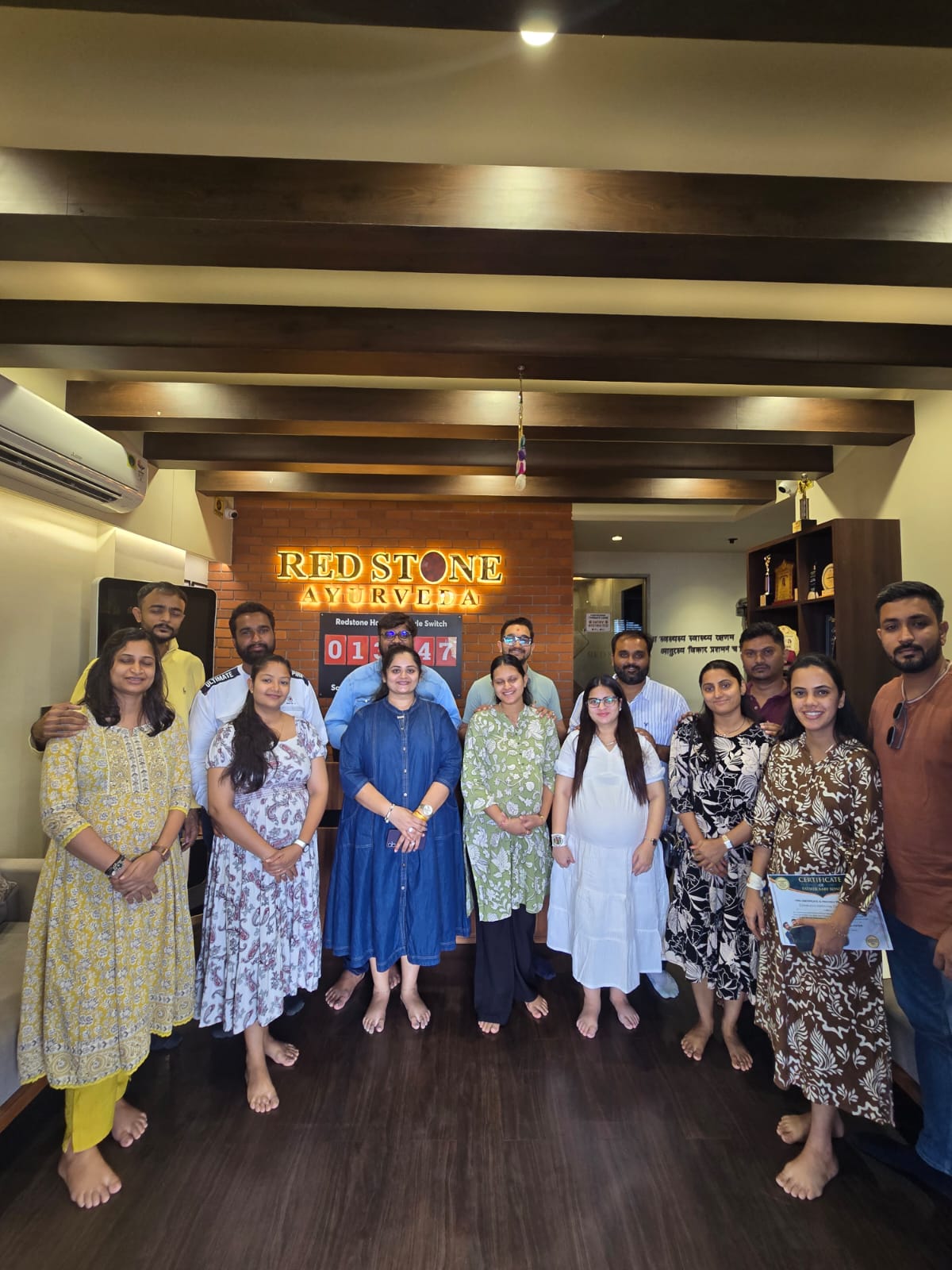 Expecting mother giving a positive Garbh Sanskar review at Redstone Ayurveda